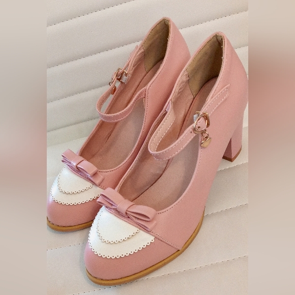 Shoes - Cute Pink & Cream Heels with 3 inch heel